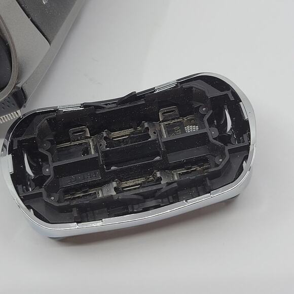 Braun Series 3 390cc-4 Cordless Rechargeable Mens Self-Cleaning Electric Shaver - Picture 11 of 15